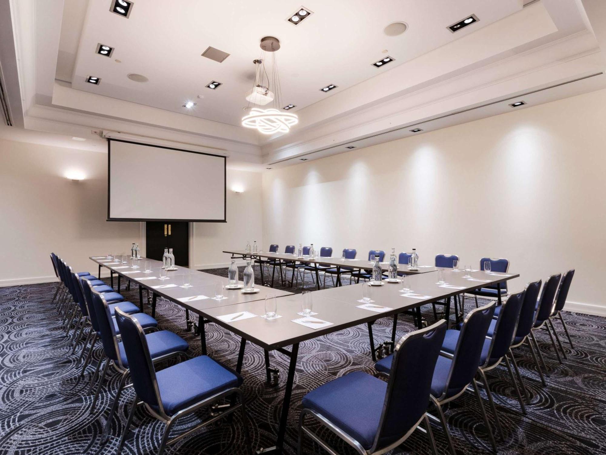 Novotel Melbourne Глен-Уэверли Экстерьер фото